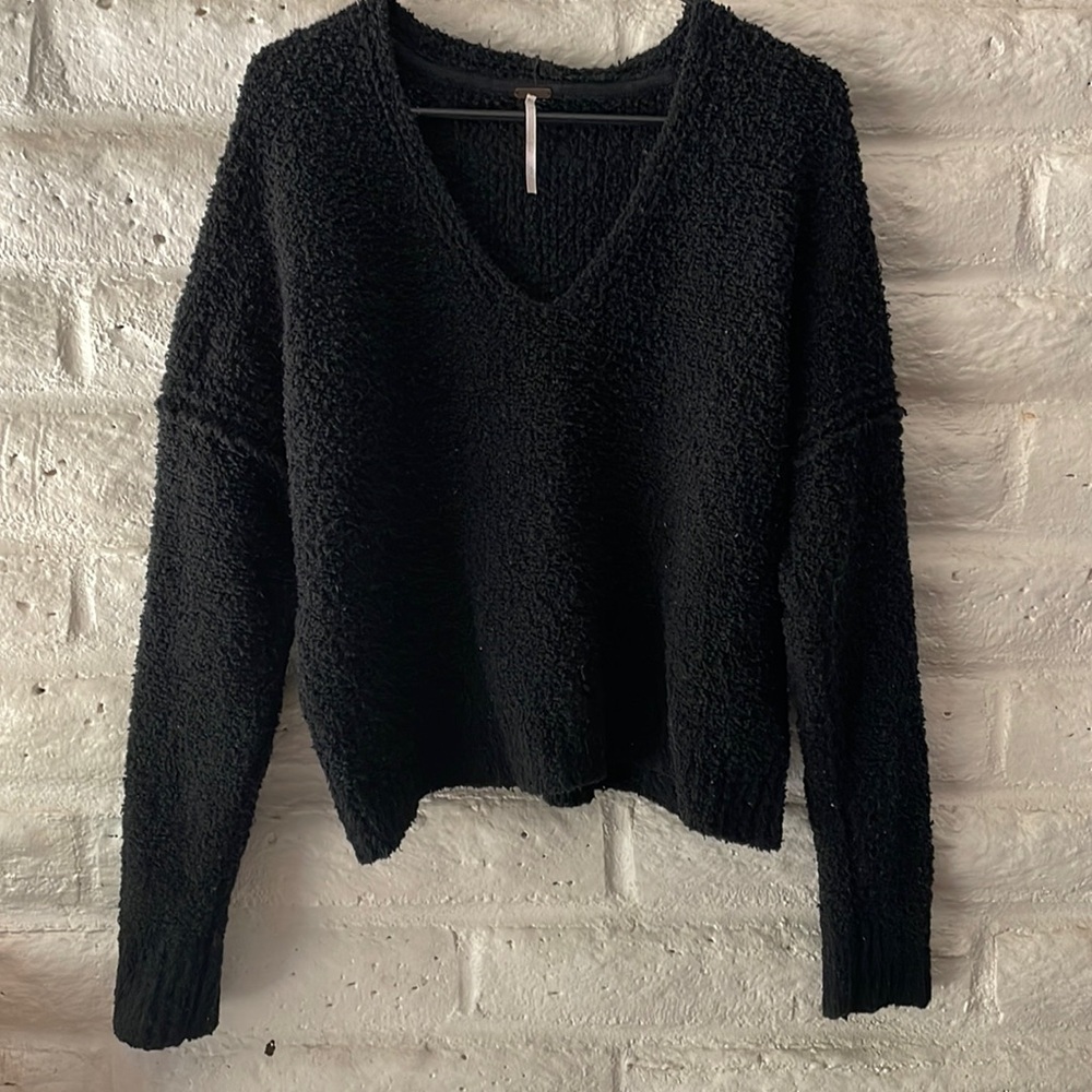 Free People Finder’s keepers textured black v-neck/off the shoulder sweater - Picture 2 of 6